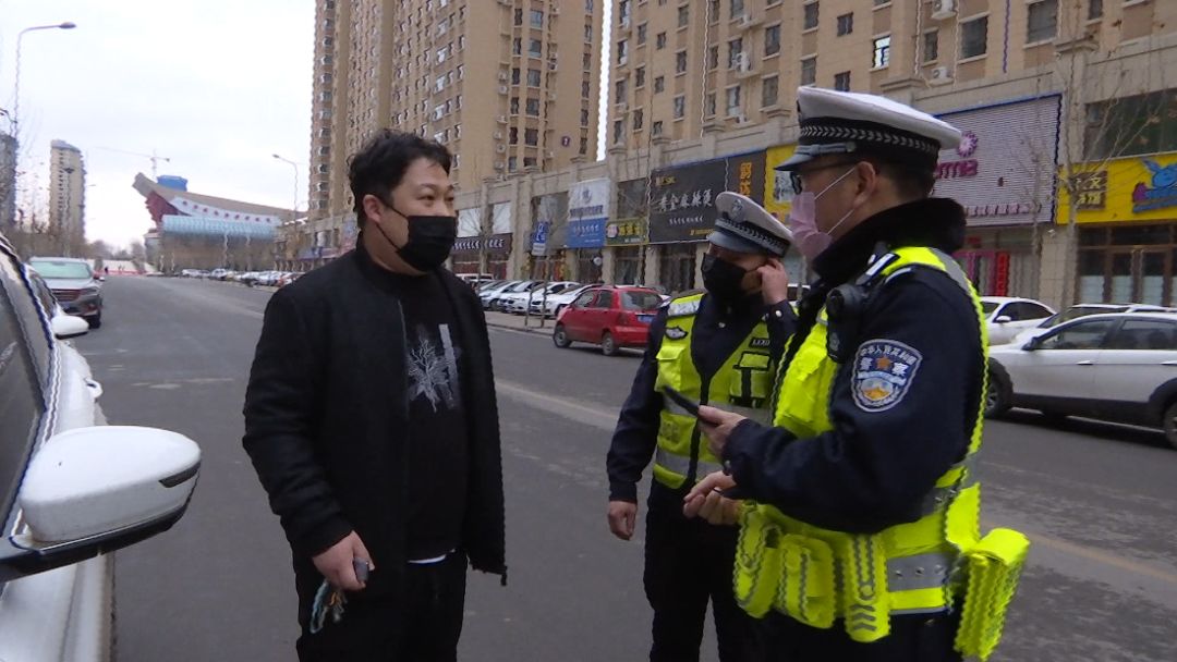 曲沃交警張?。嚎箵粢咔?不勝不歸